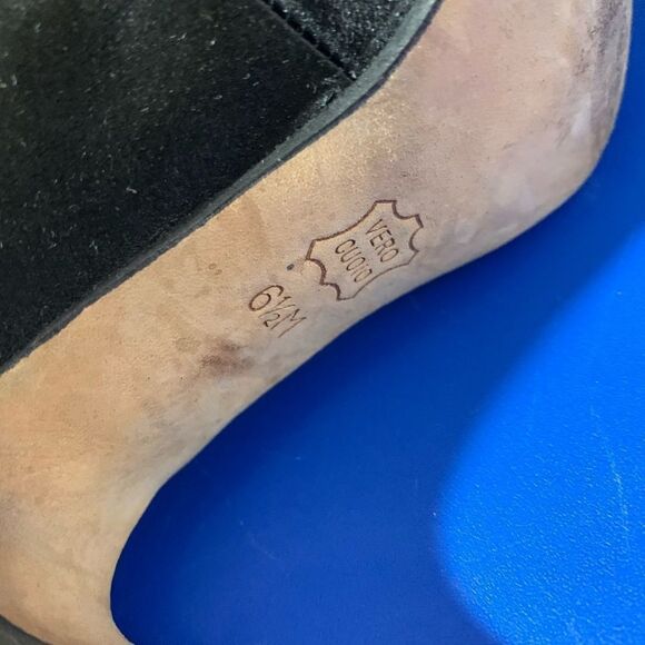 BP Black Satin Pumps - Picture 7 of 7